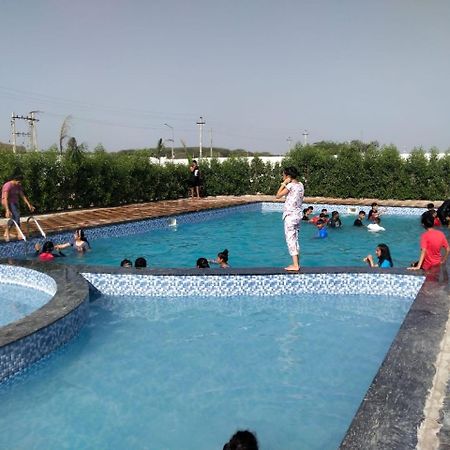 Amazing Fun World By Nexottel Hotel Dwarka  Exterior photo